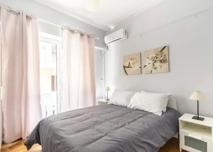 Cosy Central Apartment In Plaka